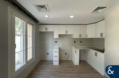 Villa - 2 Bedrooms - 3 Bathrooms for rent in Springs 9 - The Springs - Dubai