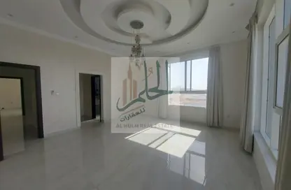 فيلا - 5 غرف نوم - 7 حمامات للايجار في الحليو 2 - الحليو - عجمان