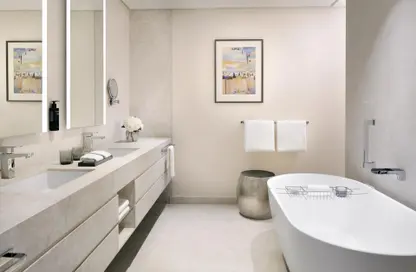 صورة لـ حمام شقة - غرفة نوم - 2 حمامات للايجار في مركز دبي المالي العالمي - دبي ، صورة رقم 1