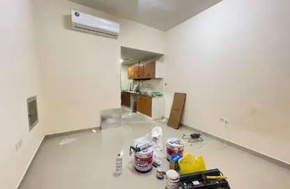 شقة - 1 حمام للايجار في طريق فاير ستاشن - مويلح - الشارقة