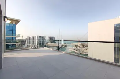 دوبلكس - 3 غرف نوم - 5 حمامات للايجار في شاطئ الراحة - أبوظبي