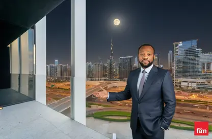 شقة للايجار في رأسًا على عقب - الخليج التجاري - دبي