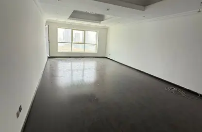 Apartment - 2 Bedrooms - 3 Bathrooms for rent in Al Rund Tower - Al Khan Lagoon - Al Khan - Sharjah