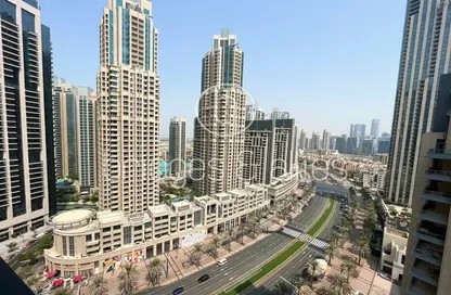 Apartment - 2 Bedrooms - 3 Bathrooms for rent in Boulevard Crescent 2 - BLVD Crescent - Downtown Dubai - Dubai