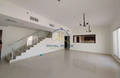 Apartment - 3 Bedrooms - 4 Bathrooms for rent in Royal JVC Building - District 10 - Jumeirah Village Circle - Dubai