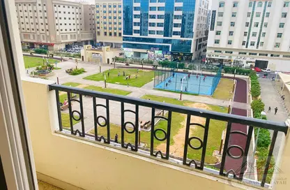 Apartment - 3 Bedrooms - 3 Bathrooms for rent in Muwaileh 29 Building - Muwaileh - Sharjah