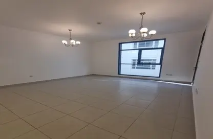 شقة - غرفة نوم - 2 حمامات للايجار في بناية الحمرية - الحمرية - بر دبي - دبي