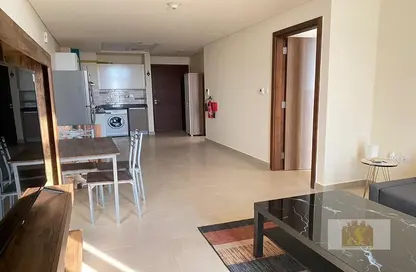 شقة - غرفة نوم - 1 حمام للبيع في عزيزي بلازا - الفرجان - دبي