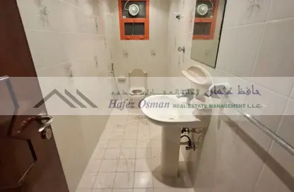 Apartment - 3 Bedrooms - 3 Bathrooms for rent in Al Khalidiya - Abu Dhabi