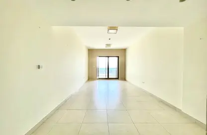 Apartment - 3 Bedrooms - 5 Bathrooms for rent in Al Waleed Garden 1 - Al Waleed Garden - Al Jaddaf - Dubai