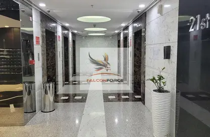 شقة - 2 غرف نوم - 2 حمامات للايجار في برج توينتي فرست سينشري - شارع الشيخ زايد - دبي