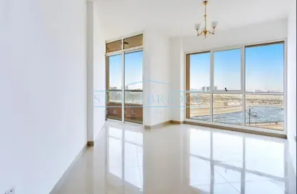 Apartment - 1 Bedroom - 2 Bathrooms for rent in Lakeside Tower D - Lakeside Residence - Dubai Production City (IMPZ) - Dubai