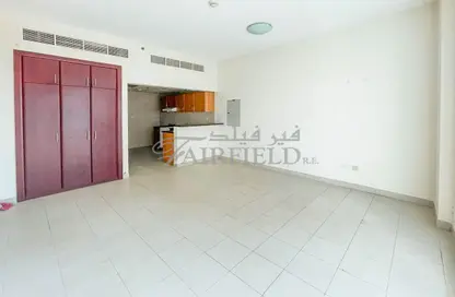 Apartment - 1 Bathroom for rent in Ice Hockey - Dubai Sports City - Dubai