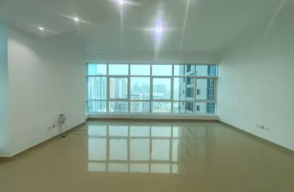 Apartment - 3 Bedrooms - 4 Bathrooms for rent in Al Khalidiya - Abu Dhabi