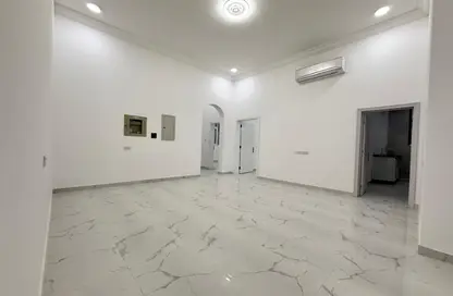 شقة - 3 غرف نوم - 3 حمامات للايجار في مدينة الرياض - أبوظبي
