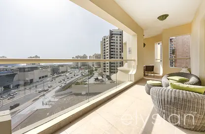 Apartment - 3 Bedrooms - 4 Bathrooms for rent in Al Das - Shoreline Apartments - Palm Jumeirah - Dubai