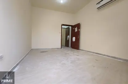 Apartment - 1 Bedroom - 1 Bathroom for rent in Al Muroor Building - Sultan Bin Zayed the First Street - Muroor Area - Abu Dhabi