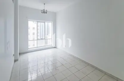 Apartment - 2 Bedrooms - 2 Bathrooms for rent in New Zubaidi Building - Al Majaz 1 - Al Majaz - Sharjah