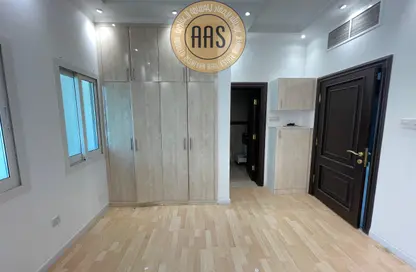 Villa - 5 Bedrooms - 6 Bathrooms for rent in Jumeirah 1 Villas - Jumeirah 1 - Jumeirah - Dubai