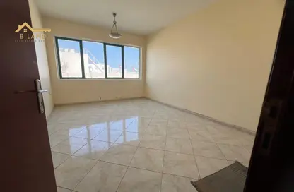 شقة - غرفة نوم - 2 حمامات للايجار في المصلى - الغرب - الشارقة شقة - غرفة نوم - 2 حمامات للايجار في المصلى - الغرب - الشارقة