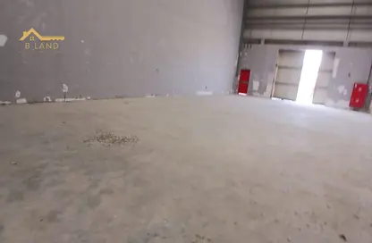 Warehouse - Studio - 1 Bathroom for rent in Old Industrial Area - Umm Al Quwain