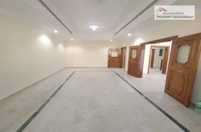 صورة لـ غرفة فارغة فيلا - 6 غرف نوم - 6 حمامات للايجار في برج المرور - منطقة المرور - أبوظبي ، صورة رقم 1