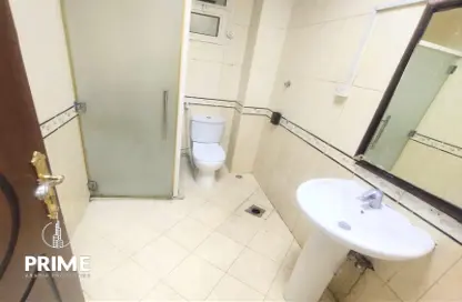 Bathroom image for: Apartment - 1 Bathroom for rent in Al Karamah - Abu Dhabi, Image 1