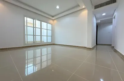 شقة - غرفة نوم - 1 حمام للايجار في الروضة - أبوظبي