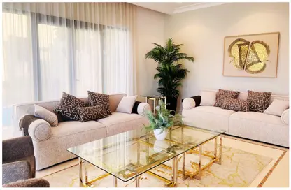 Villa - 5 Bedrooms - 6 Bathrooms for rent in Garden Homes Frond D - Garden Homes - Palm Jumeirah - Dubai