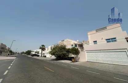 Villa - 5 Bedrooms - 7 Bathrooms for rent in Jumeirah 3 - Jumeirah - Dubai