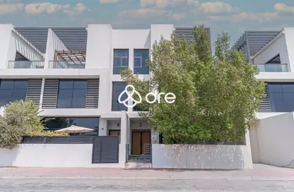 فيلا - 4 غرف نوم - 5 حمامات للايجار في حياتي رزدنسز - منطقة 14 - قرية جميرا الدائرية - دبي