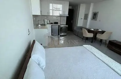 شقة - 1 حمام للبيع في برج او2 - منطقة 14 - قرية جميرا الدائرية - دبي