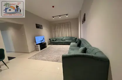 شقة - 2 غرف نوم - 2 حمامات للايجار في مساكن كورنيش عجمان - طريق كورنيش عجمان - عجمان