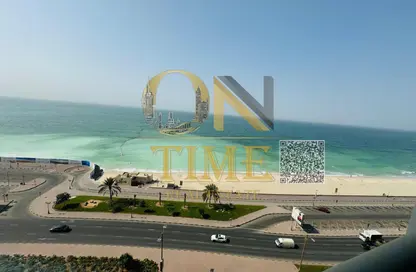 شقة - 2 غرف نوم - 3 حمامات للبيع في مساكن كورنيش عجمان - طريق كورنيش عجمان - عجمان