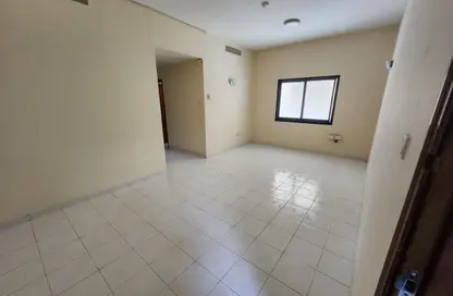 Apartment - 2 Bedrooms - 2 Bathrooms for rent in Lake Tower - Al Majaz 1 - Al Majaz - Sharjah
