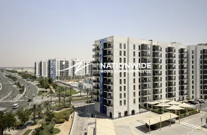 Apartment - Studio - 1 Bathroom for rent in Waters Edge - Yas Island - Abu Dhabi