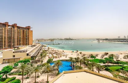 Apartment - 3 Bedrooms - 4 Bathrooms for rent in Al Das - Shoreline Apartments - Palm Jumeirah - Dubai