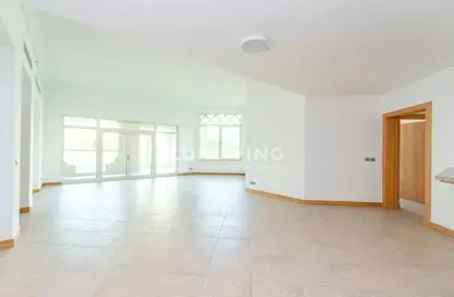Apartment - 3 Bedrooms - 4 Bathrooms for rent in Jash Hamad - Shoreline Apartments - Palm Jumeirah - Dubai