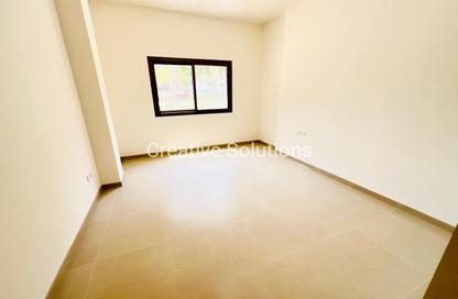 Apartment - 6 Bedrooms - 2 Bathrooms for rent in The Gardens Buildings - The Gardens - Dubai