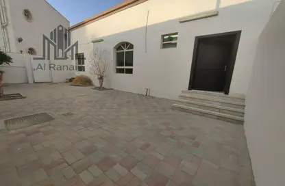 Villa - 2 Bedrooms - 2 Bathrooms for rent in Al Zaafaran - Al Khabisi - Al Ain