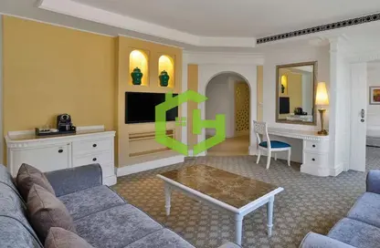 Living Room image for: Apartment - 3 Bedrooms - 4 Bathrooms for sale in Habtoor Grand Residences - Dubai Marina - Dubai, Image 1