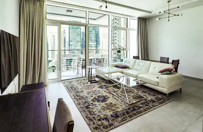 Living Room image for: Apartment - 1 Bedroom - 2 Bathrooms for rent in Banyan Tree Residences Hillside Dubai - Jumeirah Lake Towers - Dubai, Image 1