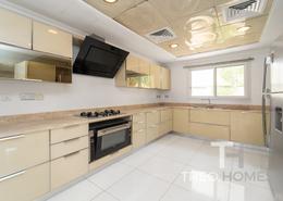صورةمطبخ لـ: فيلا - 4 غرف نوم - 3 حمامات للكراء في ميدوز 9 - ميدوز - دبي, صورة 1