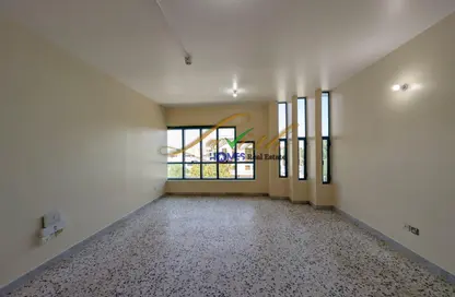 Apartment - 3 Bedrooms - 3 Bathrooms for rent in Central District - Al Ain