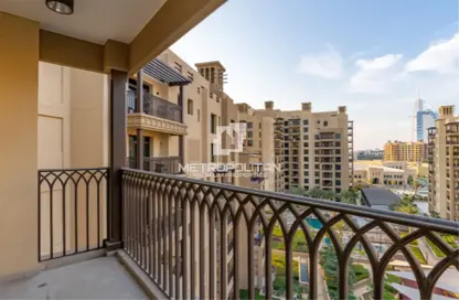 Apartment - 2 Bedrooms - 2 Bathrooms for sale in Asayel 2 - Madinat Jumeirah Living - Umm Suqeim - Dubai