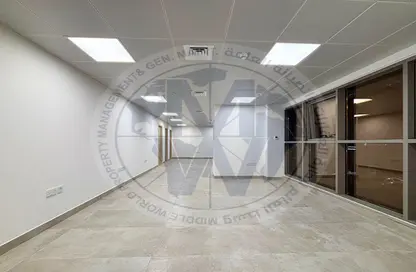 طابق كامل - استوديو - 3 حمامات للايجار في شارع حمدان - أبوظبي