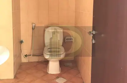 Shop - Studio - 1 Bathroom for rent in Y-06 - England Cluster - International City - Dubai