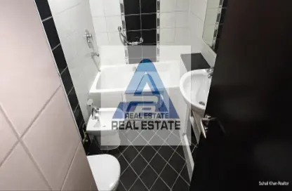 Apartment - 3 Bedrooms - 5 Bathrooms for rent in Mina Zayed - Abu Dhabi