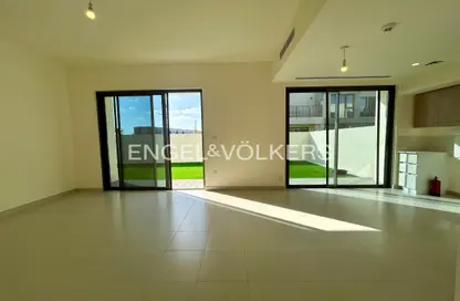 Empty Room image for: Townhouse - 4 Bedrooms - 4 Bathrooms for rent in Parkside 3 - EMAAR South - Dubai South (Dubai World Central) - Dubai, Image 1