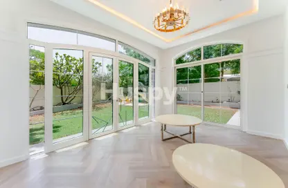Villa - 4 Bedrooms - 5 Bathrooms for rent in Legacy - Jumeirah Park - Dubai